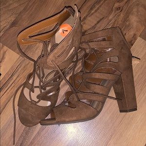 size 7 brown heels
